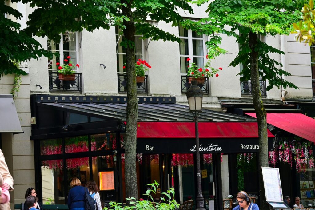 luxury Paris history tour