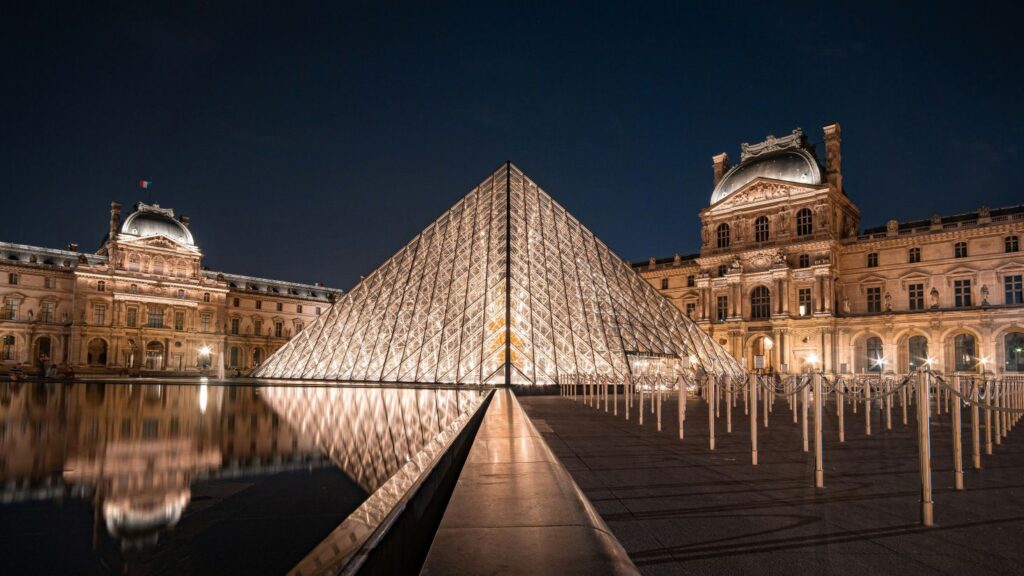 luxury Paris history tour