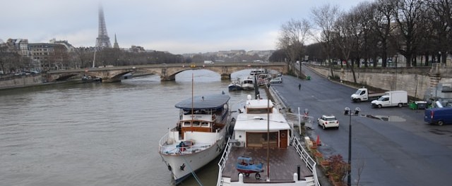 What a Luxury Barge Cruise France Really Offers