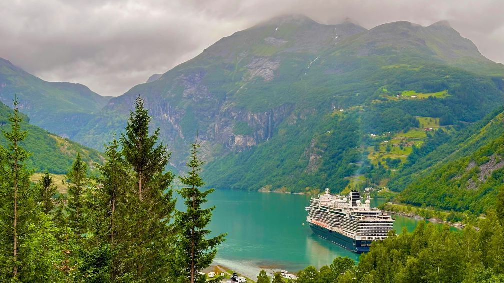 Norwegian fjords luxury cruises