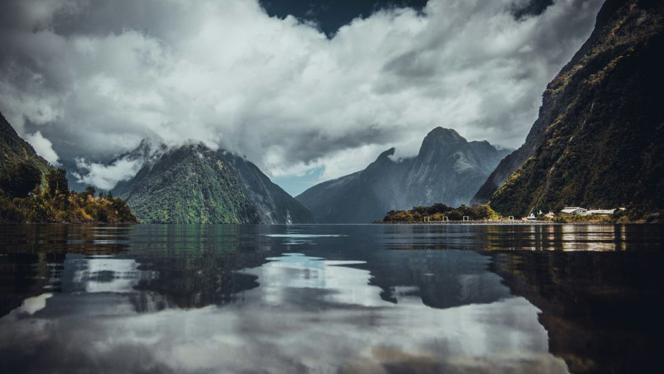 Best Areas to Stay Near Milford Sound for Scenic Luxury