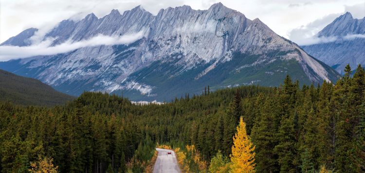 Banff vs Jasper for Couples: Which One Is Truly Better