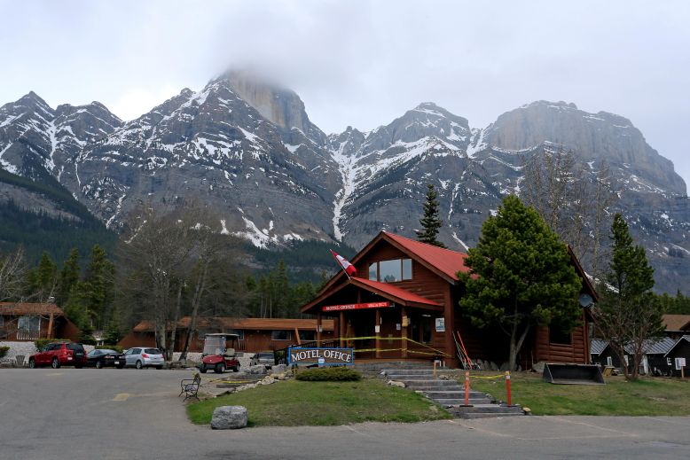 Luxury Canadian Rockies hotel beside a lake with mountain view