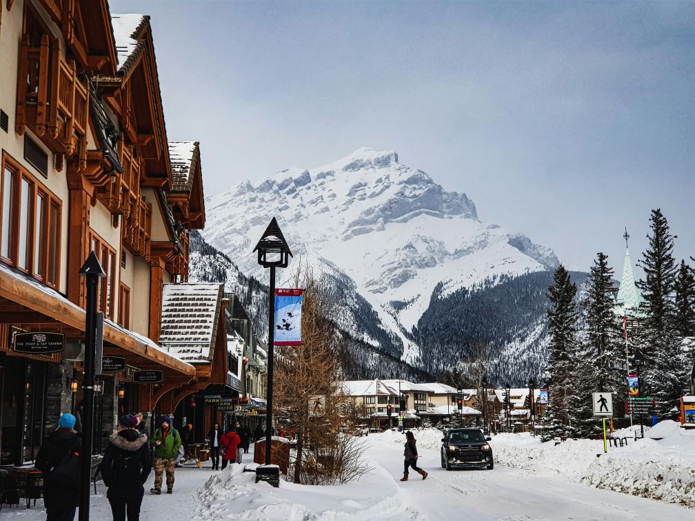 Romantic dining in Banff and Lake Louise for couples seeking luxury and mountain views