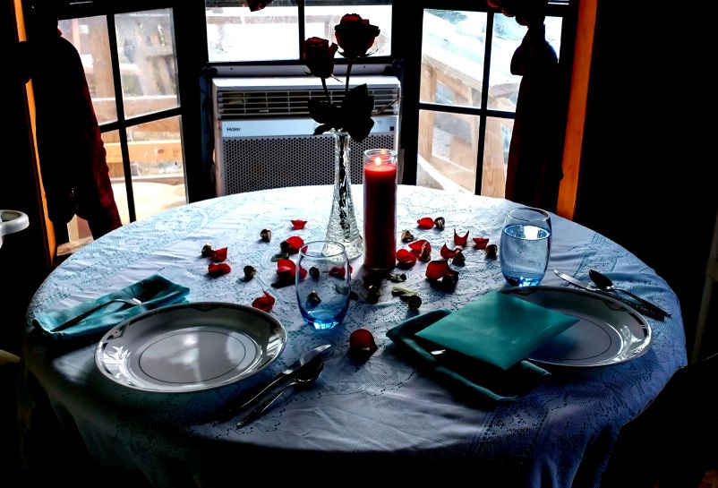Jasper restaurant with mountain view
