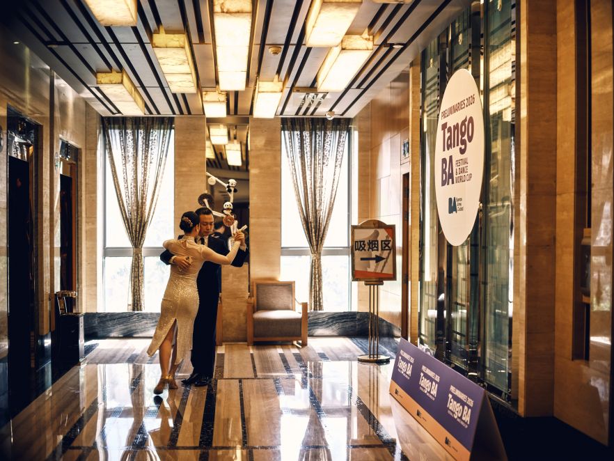 Experience Tango in an Intimate Setting